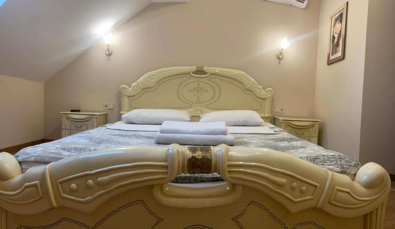 Apart Yaroslava Osmomysla 9 Square - City Center Lemberg Exterior foto