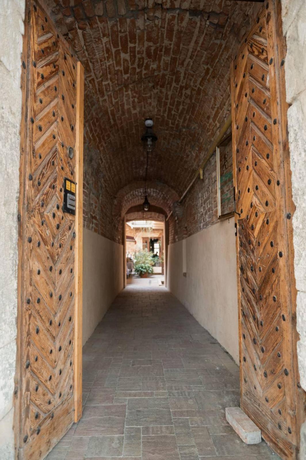 Apart Yaroslava Osmomysla 9 Square - City Center Lemberg Exterior foto